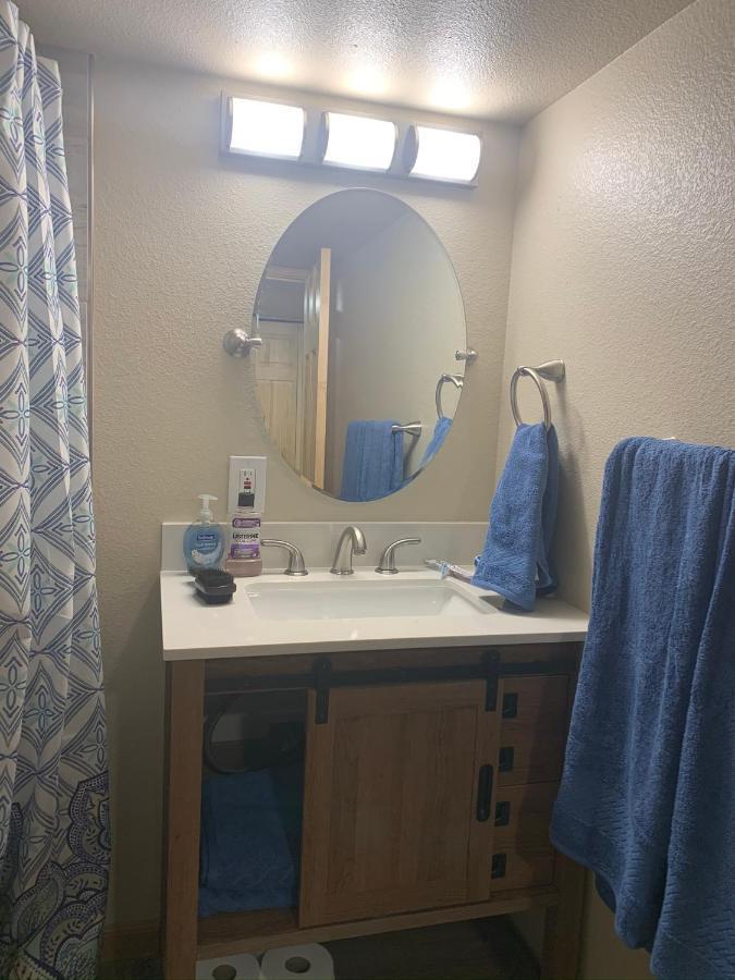 Dillon Ave Homes تشيني الغرفة الصورة